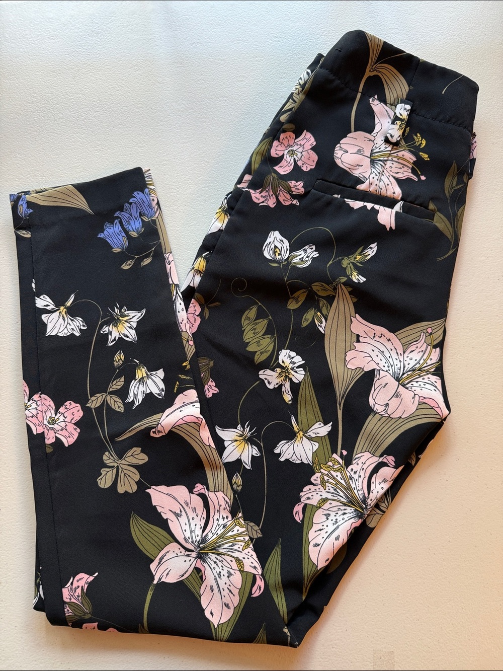 7th Avenue NY Black Floral multicolor Tapered Trousers - Women's Size 0 Tall